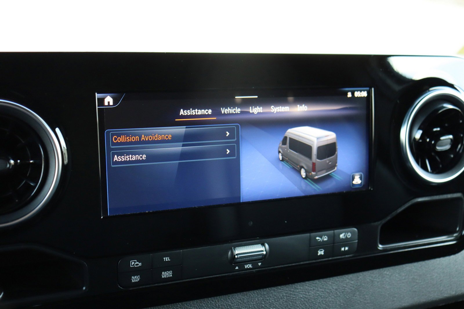 Used 2024 Mercedes-Benz eSprinter 170 Cargo image 34