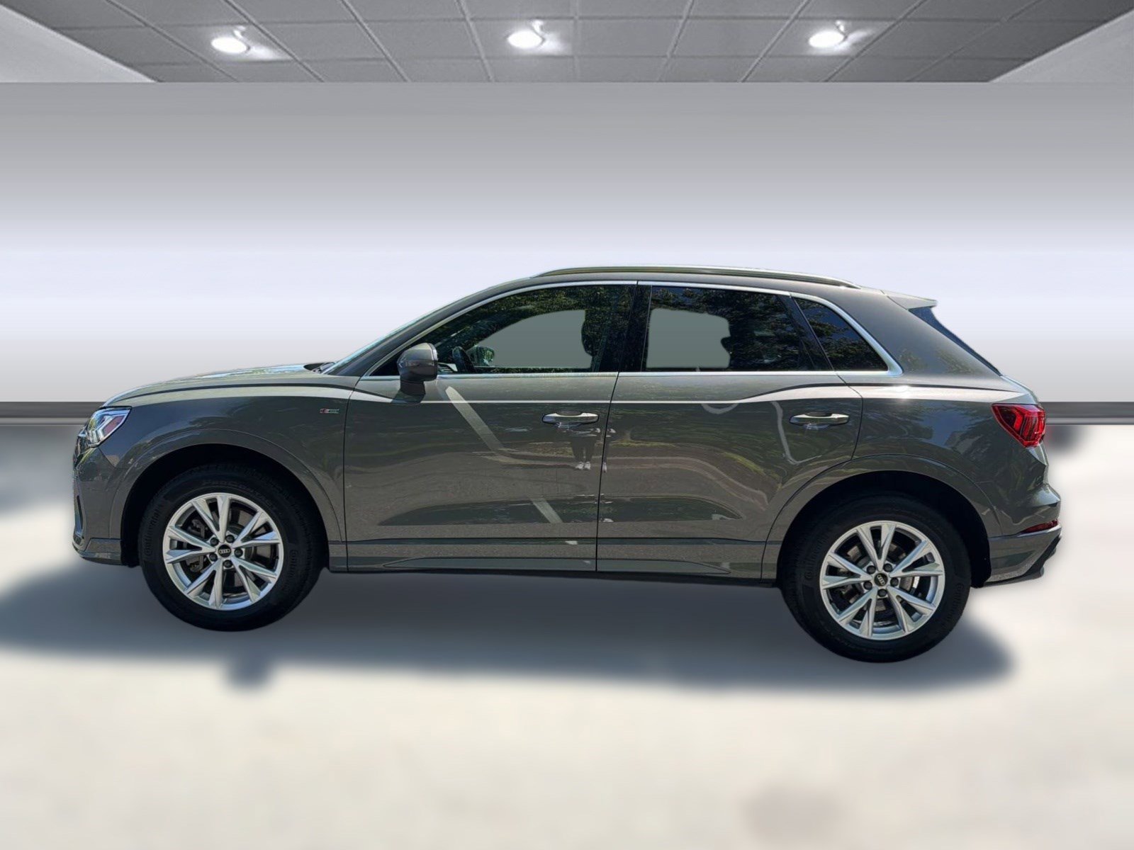 Used 2023 Audi Q3 2.0T Premium w/ Convenience Package AWD/4WD image 2