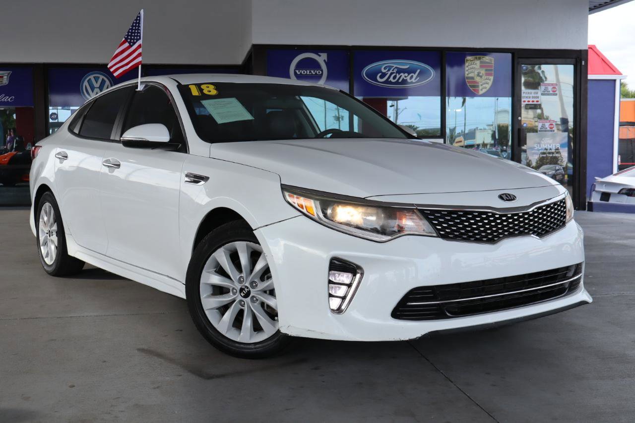 Used 2018 Kia Optima S FWD image 2