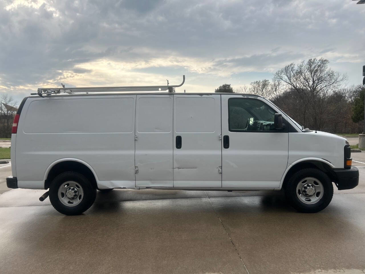 Used 2012 Chevrolet Express 2500 Extended image 5