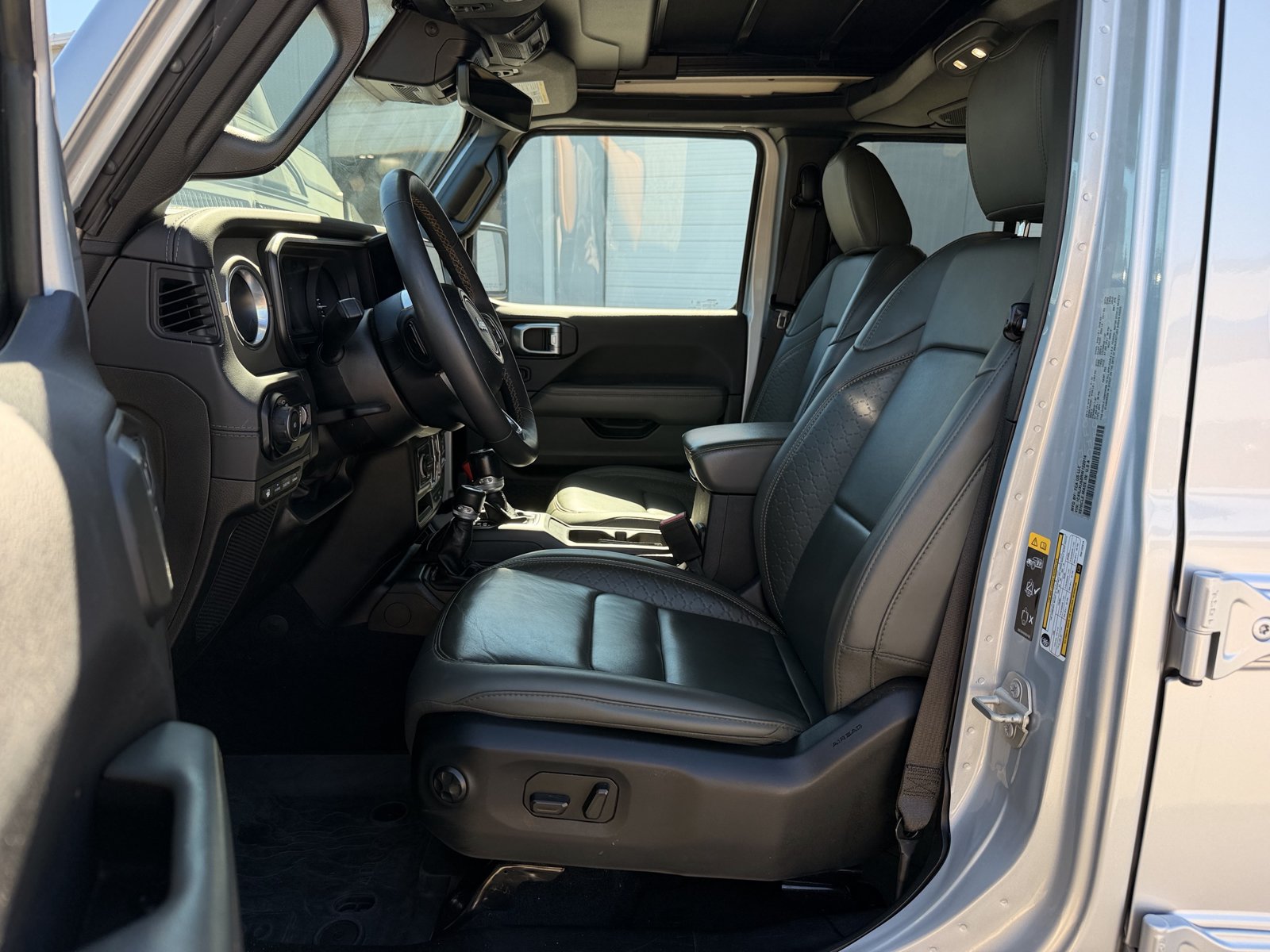 Used 2024 Jeep Wrangler High Altitude AWD/4WD image 16