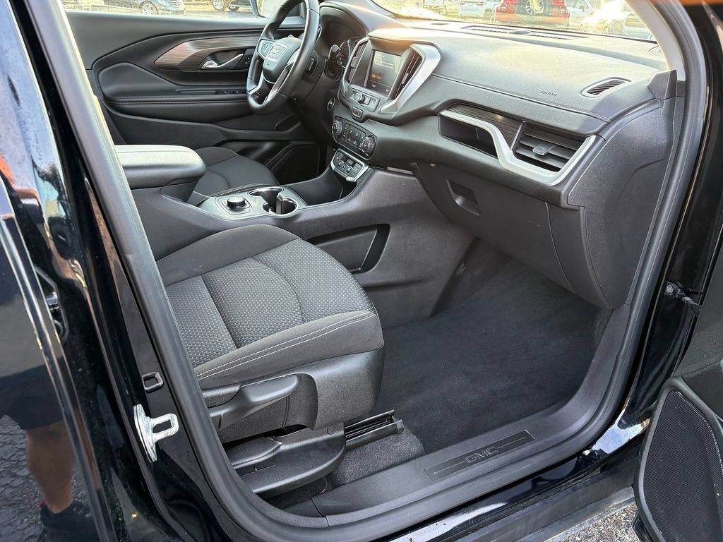 Used 2024 GMC Terrain SLE AWD/4WD image 10