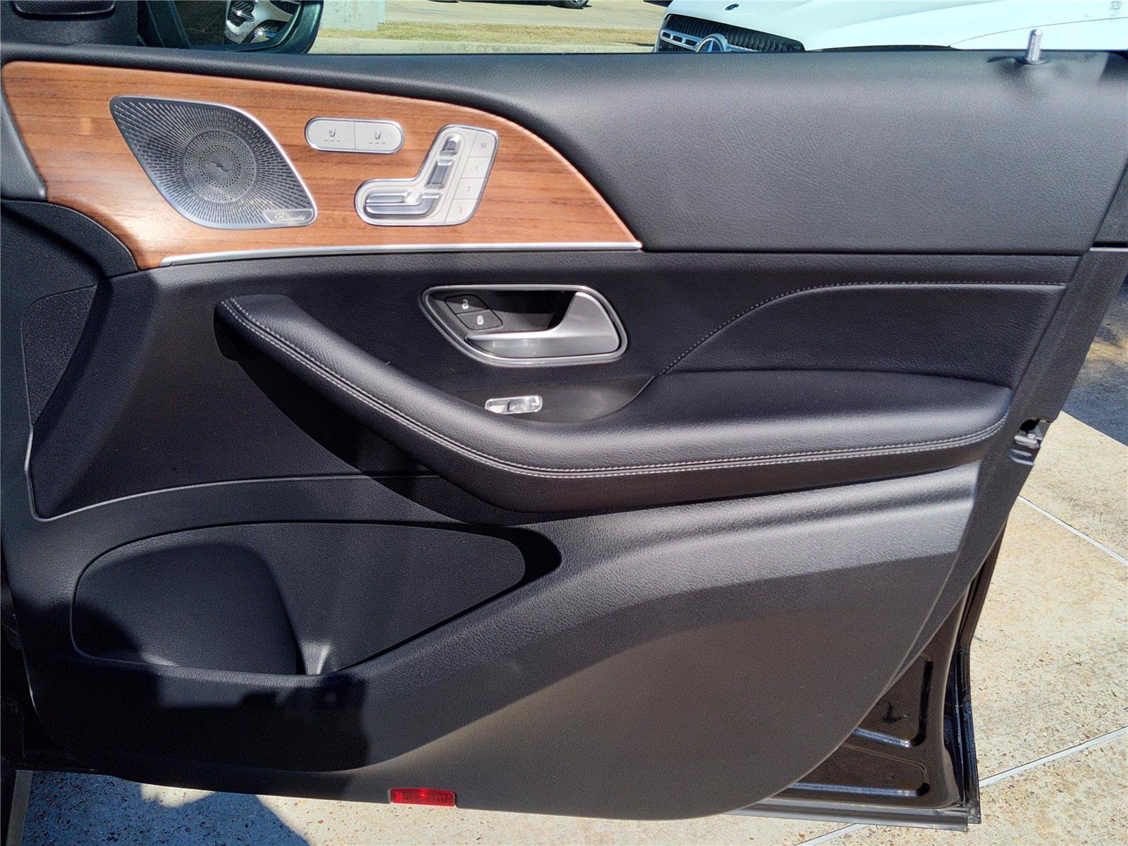 Used 2025 Mercedes-Benz GLE 350 4MATIC image 24