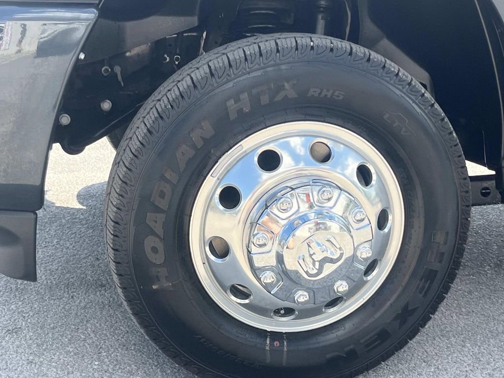 New 2026 RAM 3500 Laramie w/ Towing Technology Group image 9