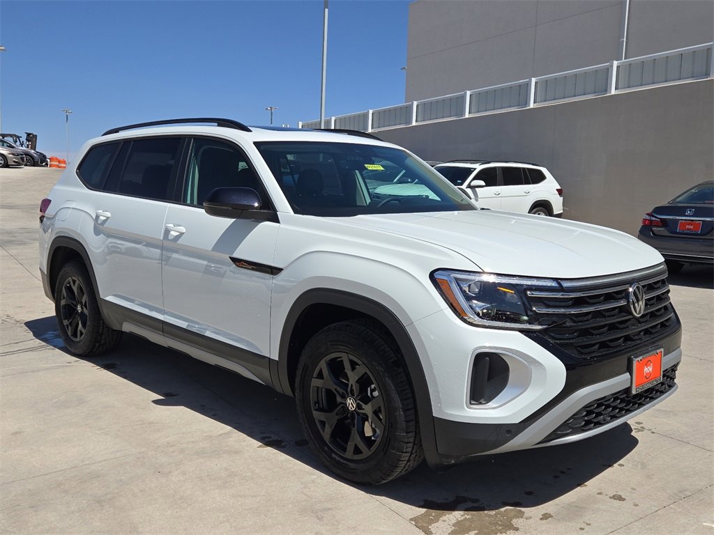 New 2025 Volkswagen Atlas Peak Edition SE image 1