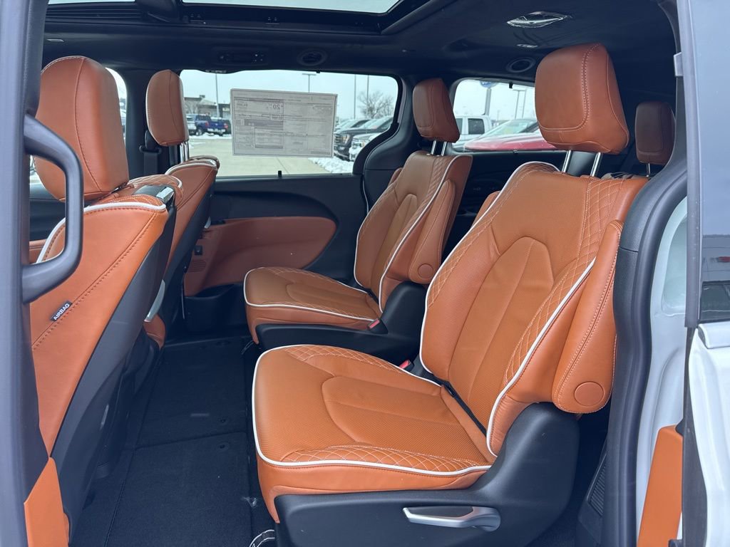 New 2026 Chrysler Pacifica Pinnacle AWD/4WD image 26