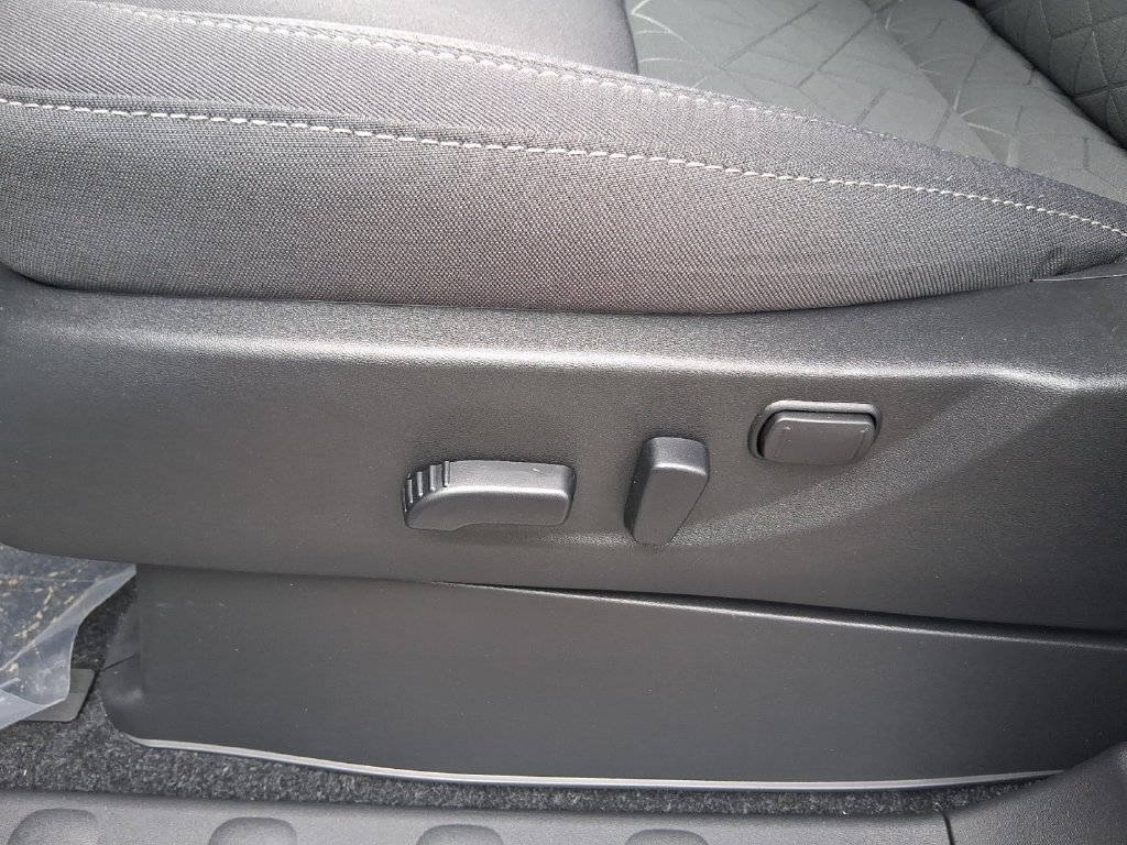 Used 2026 Nissan Frontier SV w/ All-Weather Content Package RWD image 13