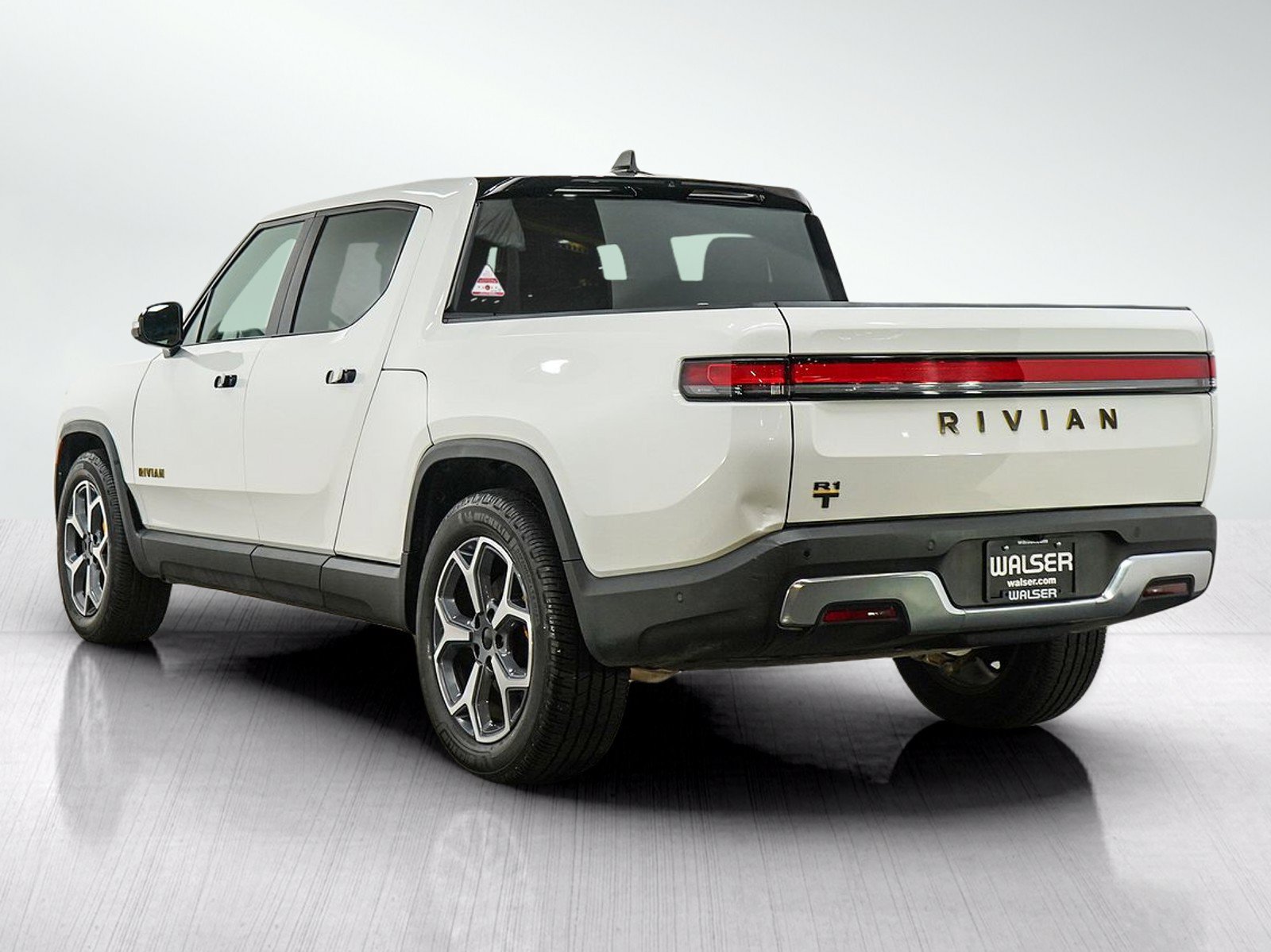 Used 2022 Rivian R1T Adventure AWD/4WD image 3