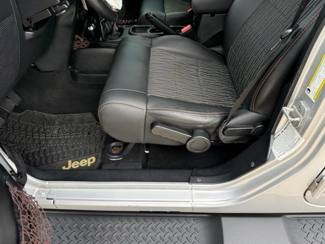Used 2012 Jeep Wrangler Unlimited Sahara AWD/4WD image 19