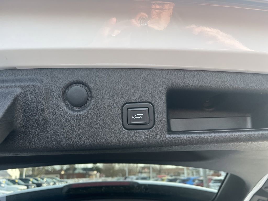 Certified 2020 Chevrolet Equinox LT w/ Sport Edition image 11