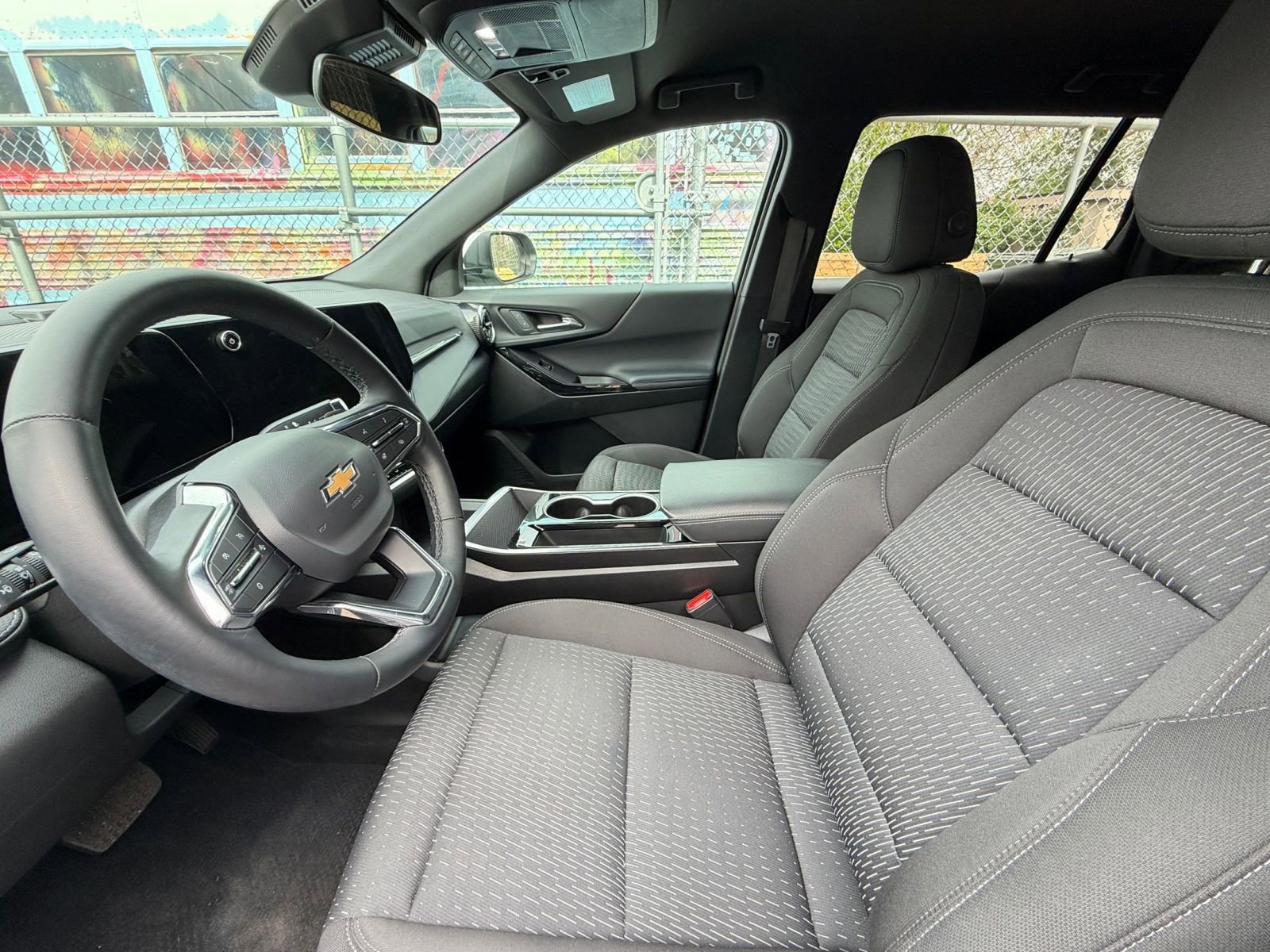 Used 2025 Chevrolet Equinox LT AWD/4WD image 25