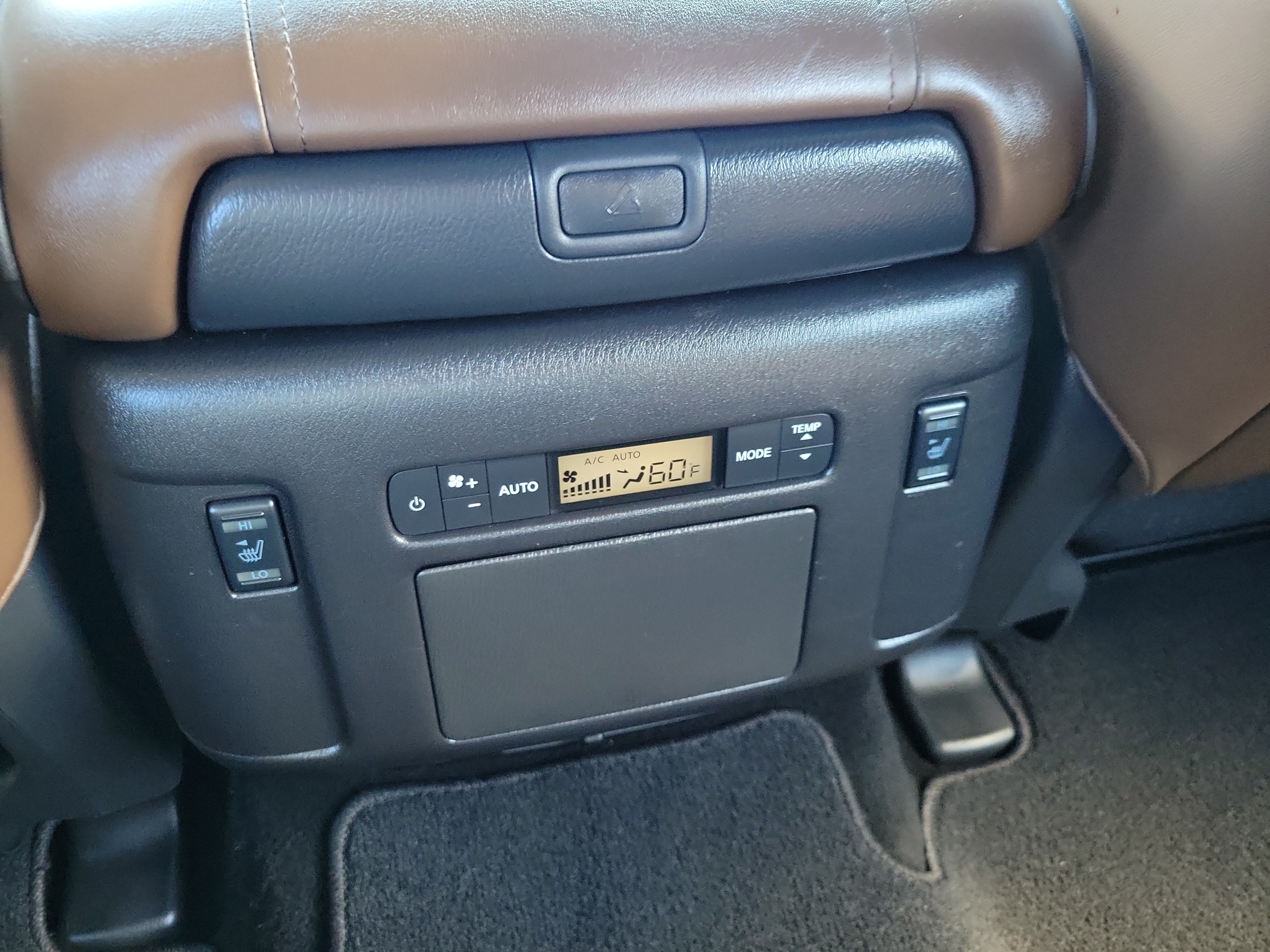 Used 2024 Nissan Armada Platinum w/ Captain's Chairs Package RWD image 15
