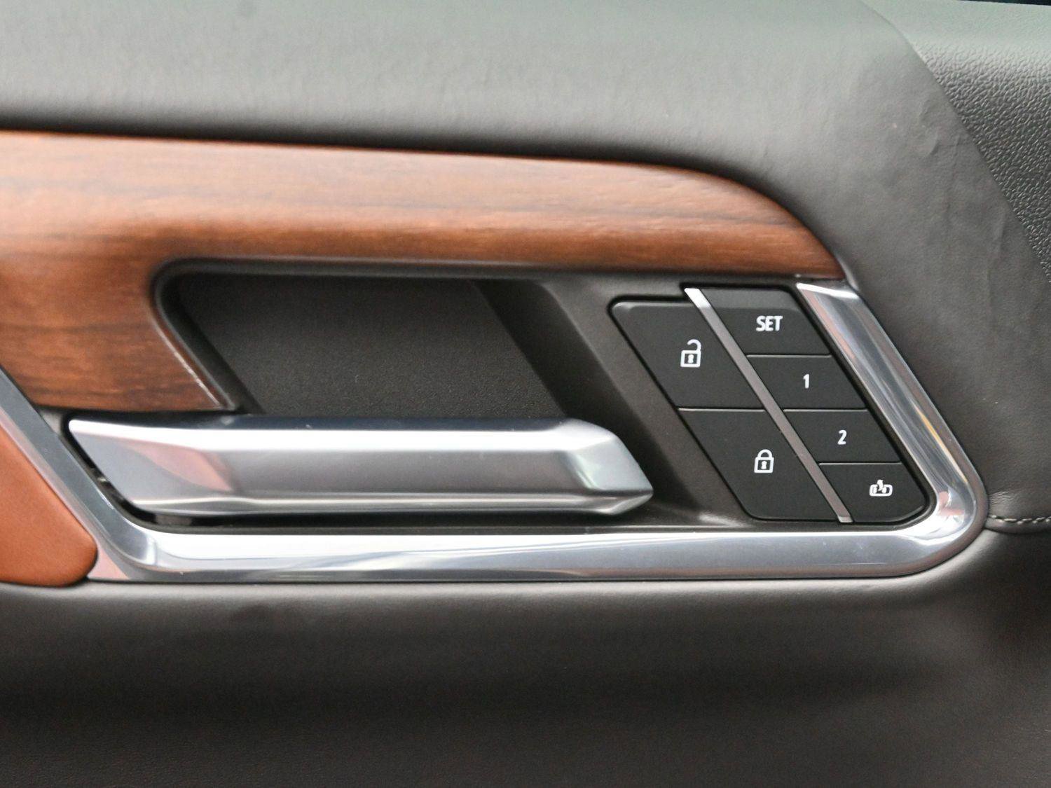 Used 2024 GMC Sierra 2500 Denali Ultimate w/ Max Trailering Package image 11