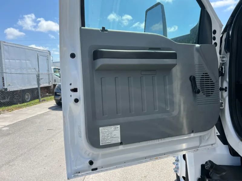 Used 2017 Ford F650 2WD Regular Cab Super Duty image 12