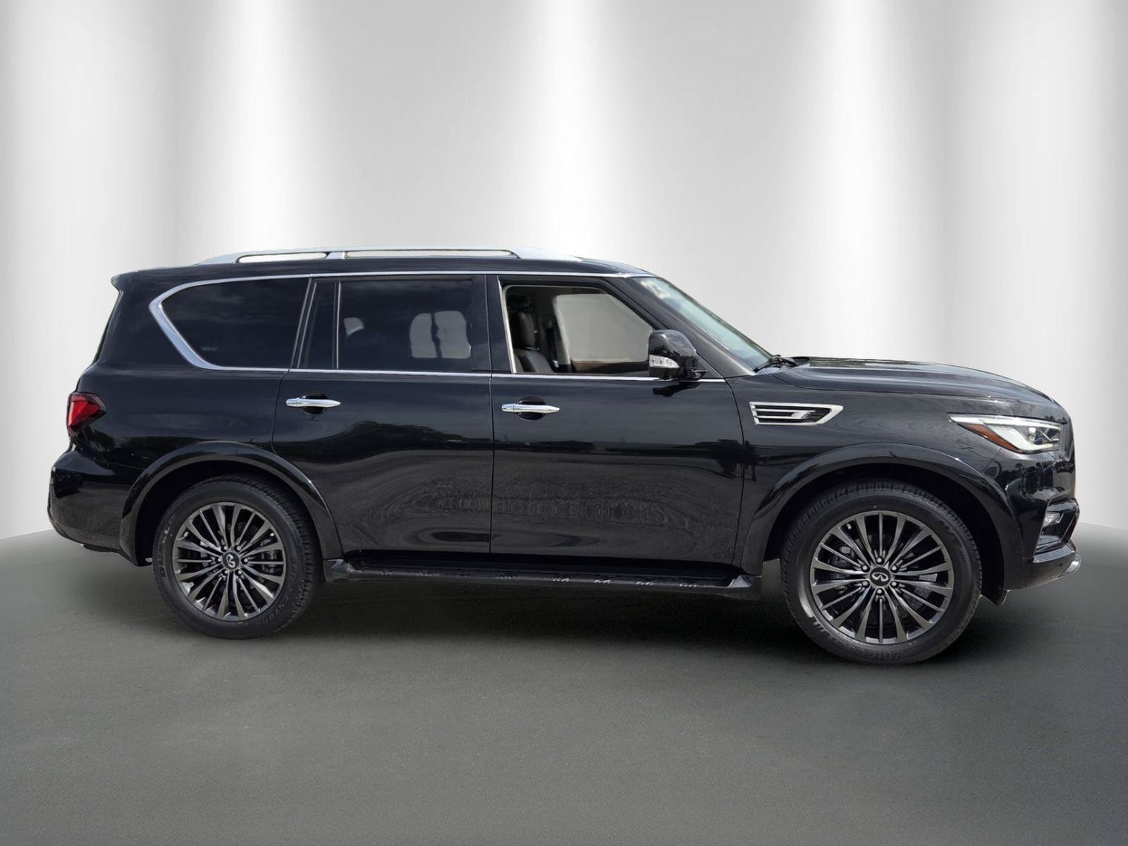 Used 2023 INFINITI QX80 Premium Select w/ All-Season Package AWD/4WD image 8