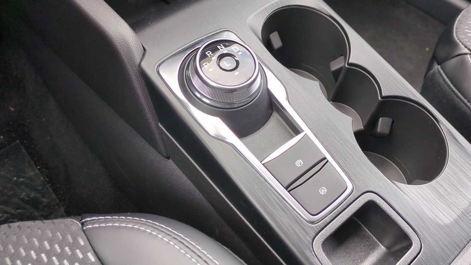 New 2025 Ford Escape SE FWD image 28