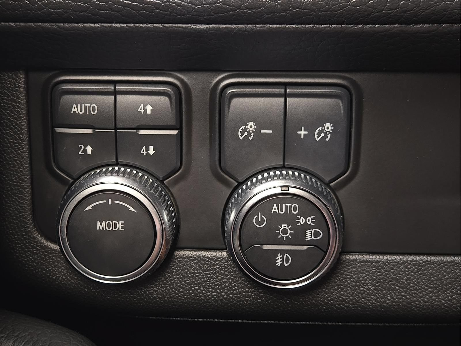 Used 2023 GMC Yukon Denali AWD/4WD image 18