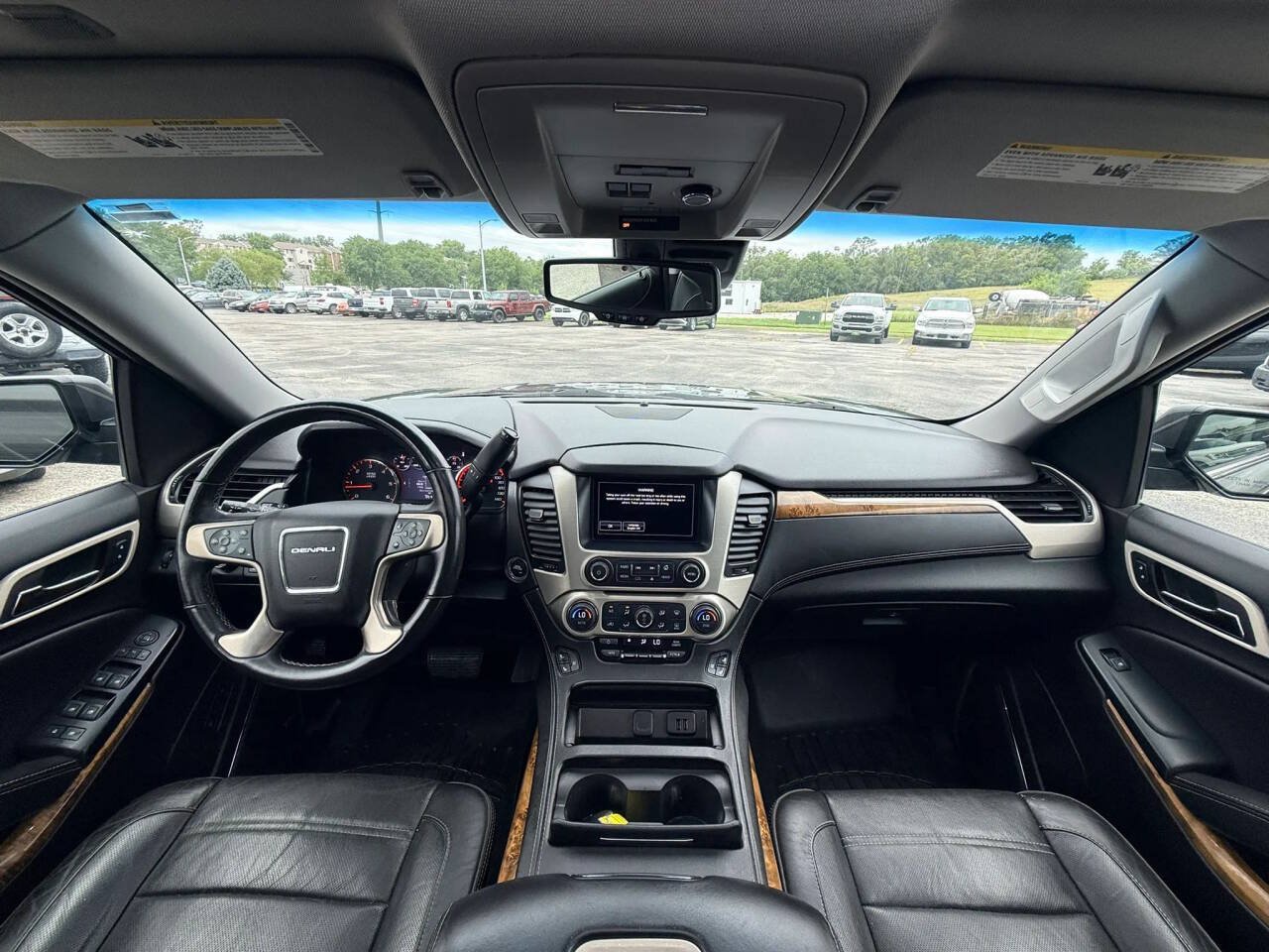 Used 2015 GMC Yukon XL Denali w/ Open Road Package AWD/4WD image 22