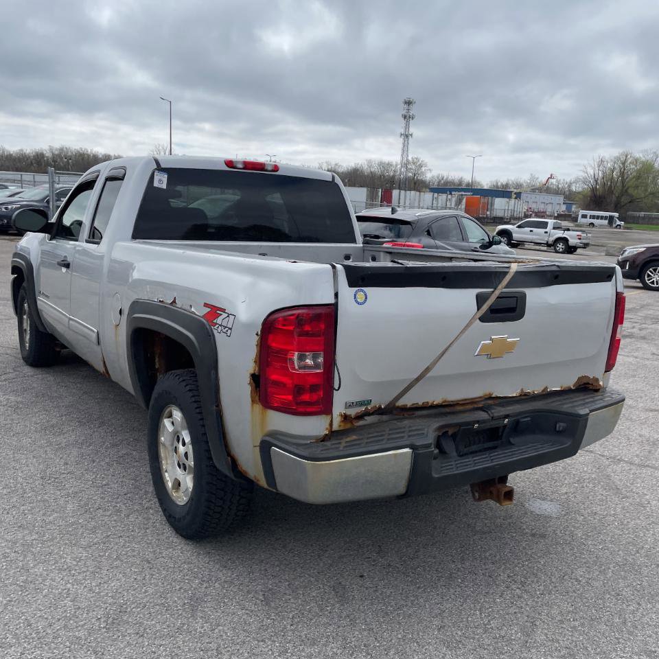 Used 2010 Chevrolet Silverado 1500 LT w/ Power Pack Plus AWD/4WD image 6