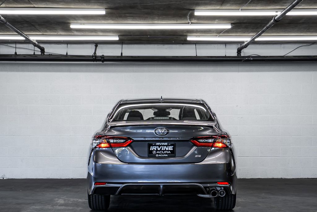 Used 2022 Toyota Camry SE w/ Convenience Package FWD image 4