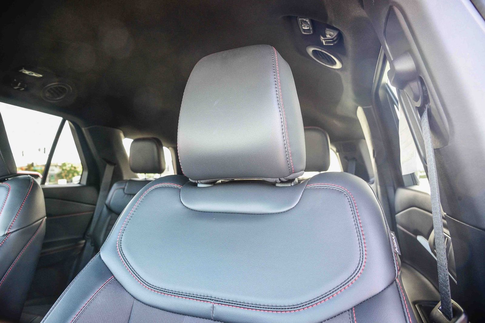 Used 2025 Ford Explorer ST-Line w/ Premium Package image 22