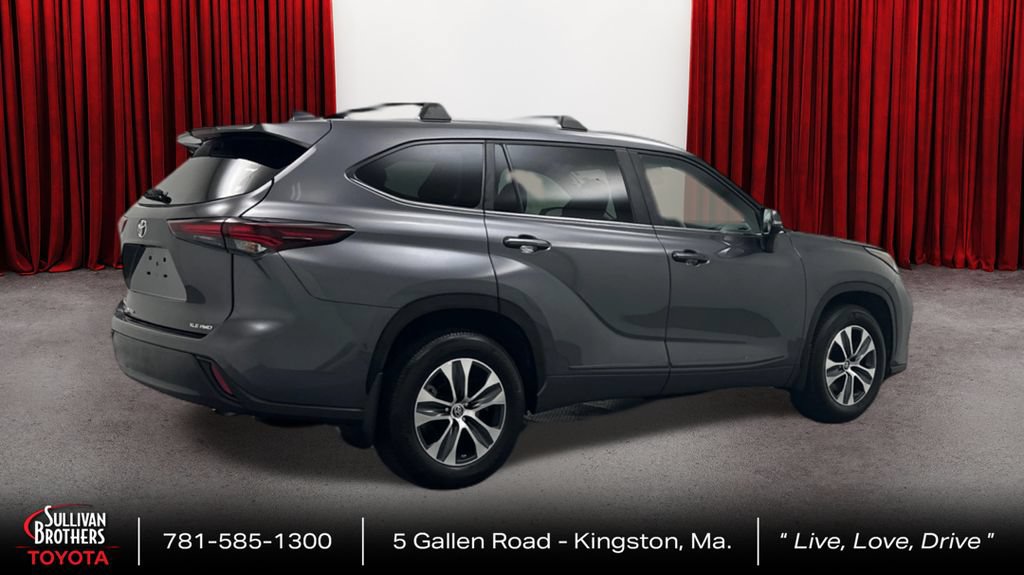 Certified 2024 Toyota Highlander XLE AWD/4WD image 5