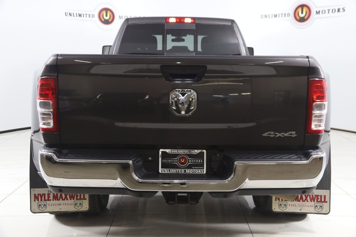 Used 2024 RAM 3500 Tradesman w/ Chrome Appearance Group AWD/4WD image 43