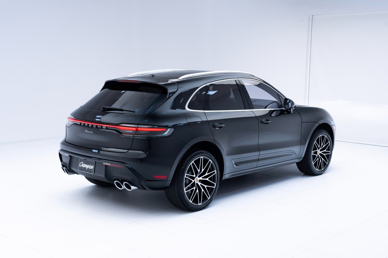 New 2025 Porsche Macan image 9