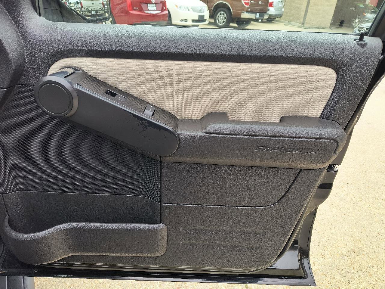 Used 2008 Ford Explorer Sport Trac XLT image 23