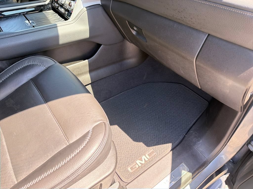 Used 2021 GMC Yukon Denali RWD image 39