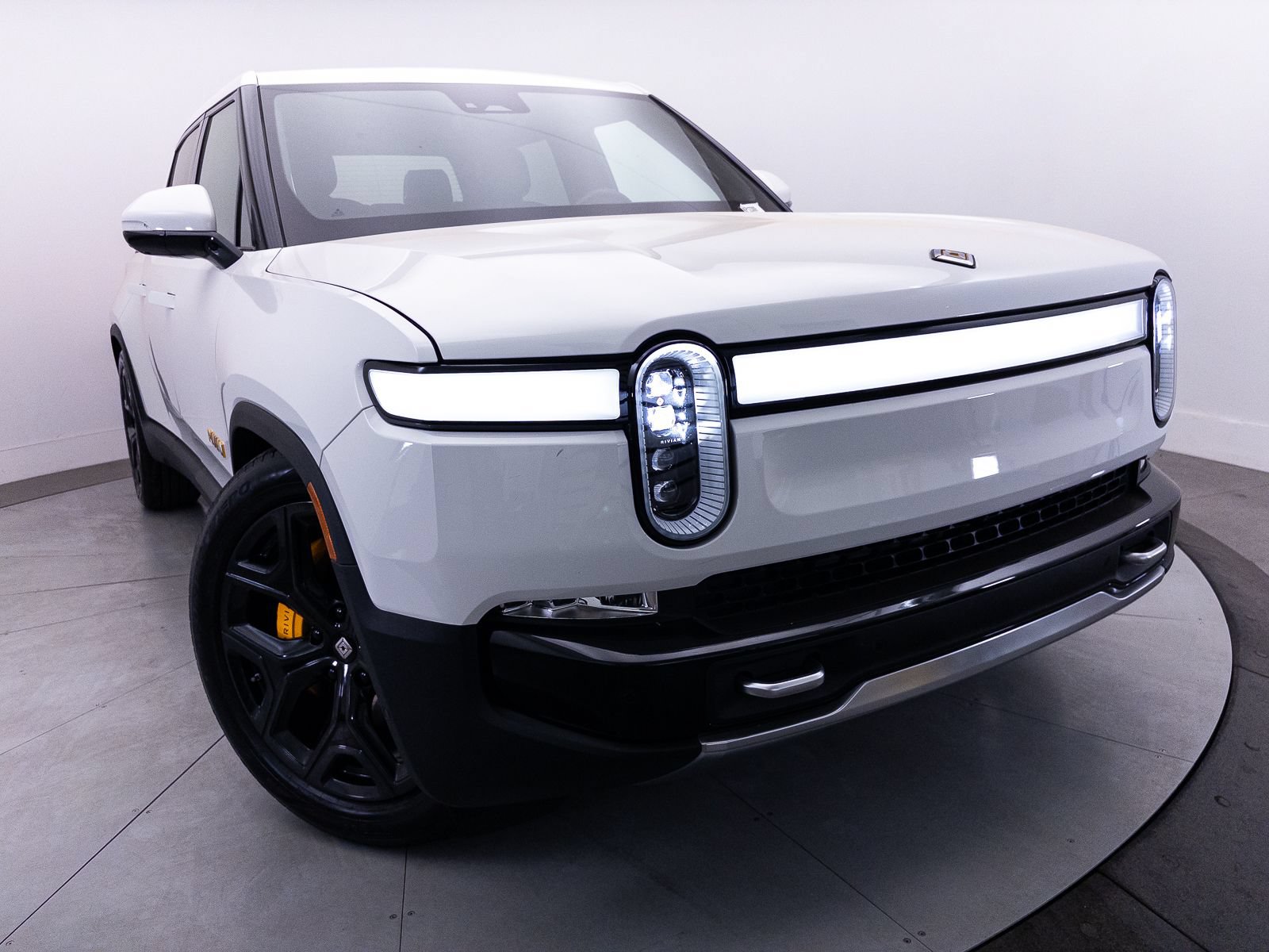 Used 2023 Rivian R1T Adventure AWD/4WD image 10