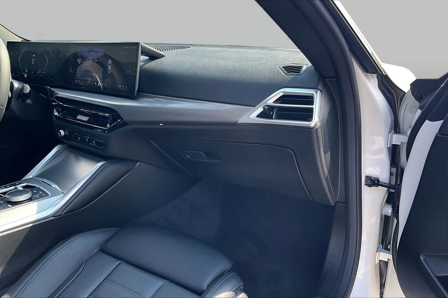Used 2025 BMW 230i Coupe w/ M Sport Package RWD image 18