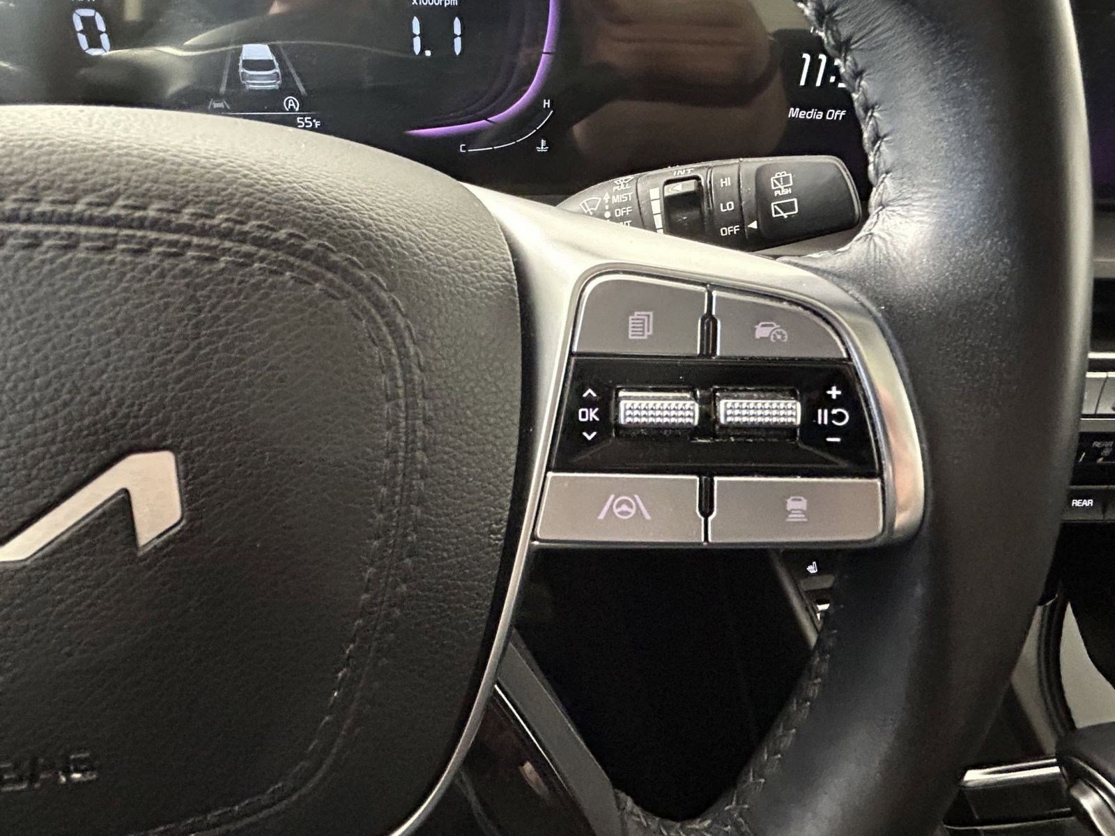 Certified 2023 Kia Telluride S w/ S Sunroof Package image 23