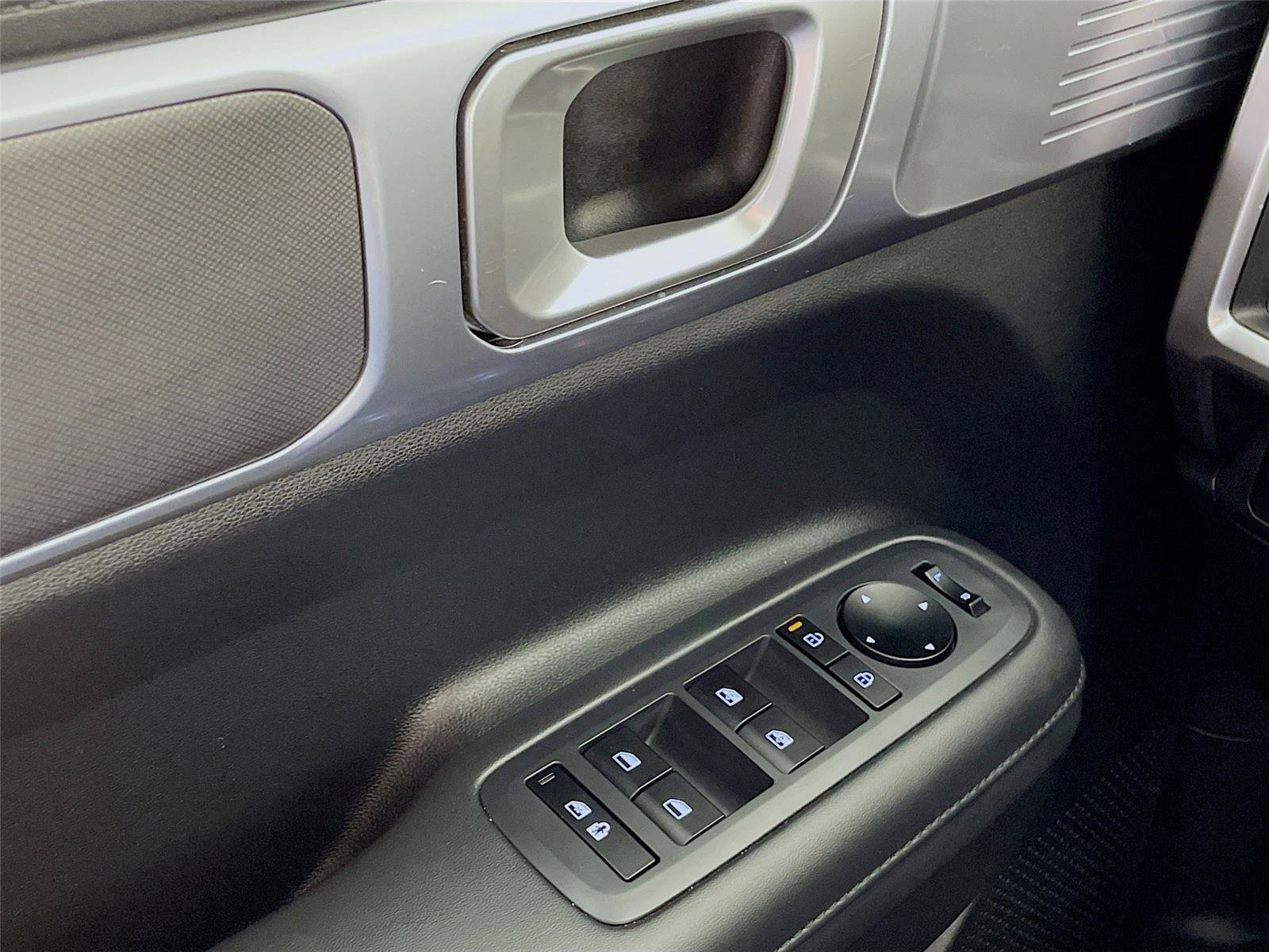 Certified 2025 Hyundai Santa Fe SEL FWD image 21