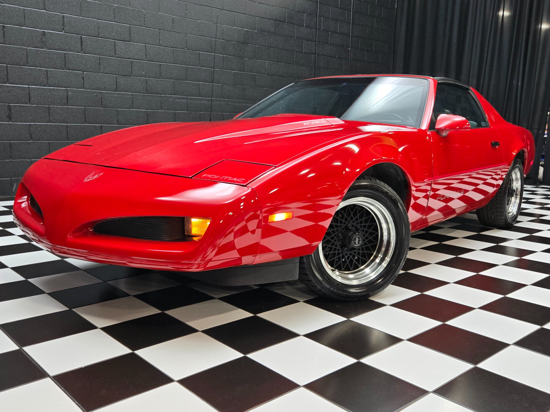 Used 1992 Pontiac Firebird Formula RWD image 4
