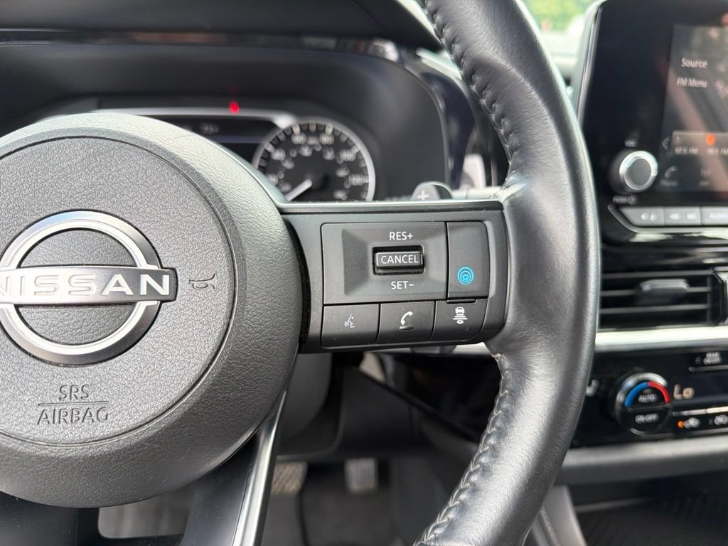 Used 2024 Nissan Pathfinder SV FWD image 17
