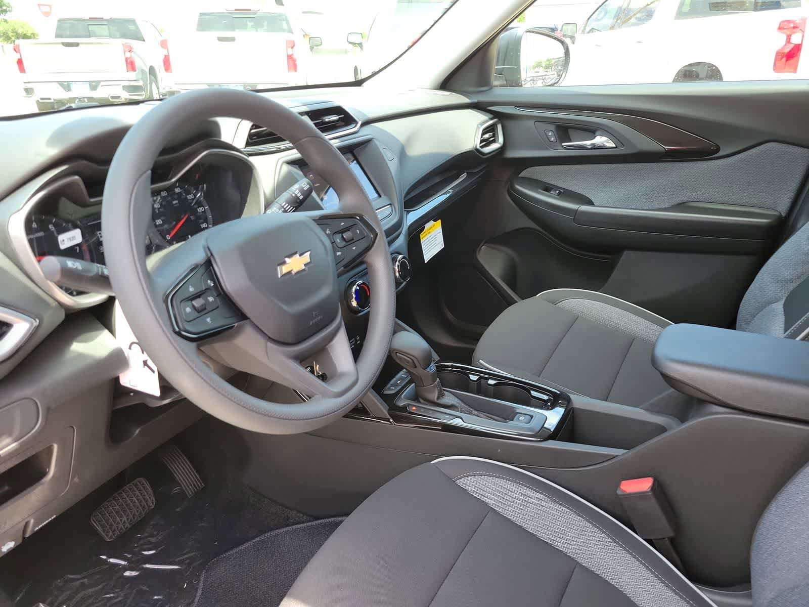 Used 2023 Chevrolet TrailBlazer LS AWD/4WD image 10
