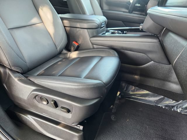 Used 2026 Chevrolet Suburban Z71 AWD/4WD image 25