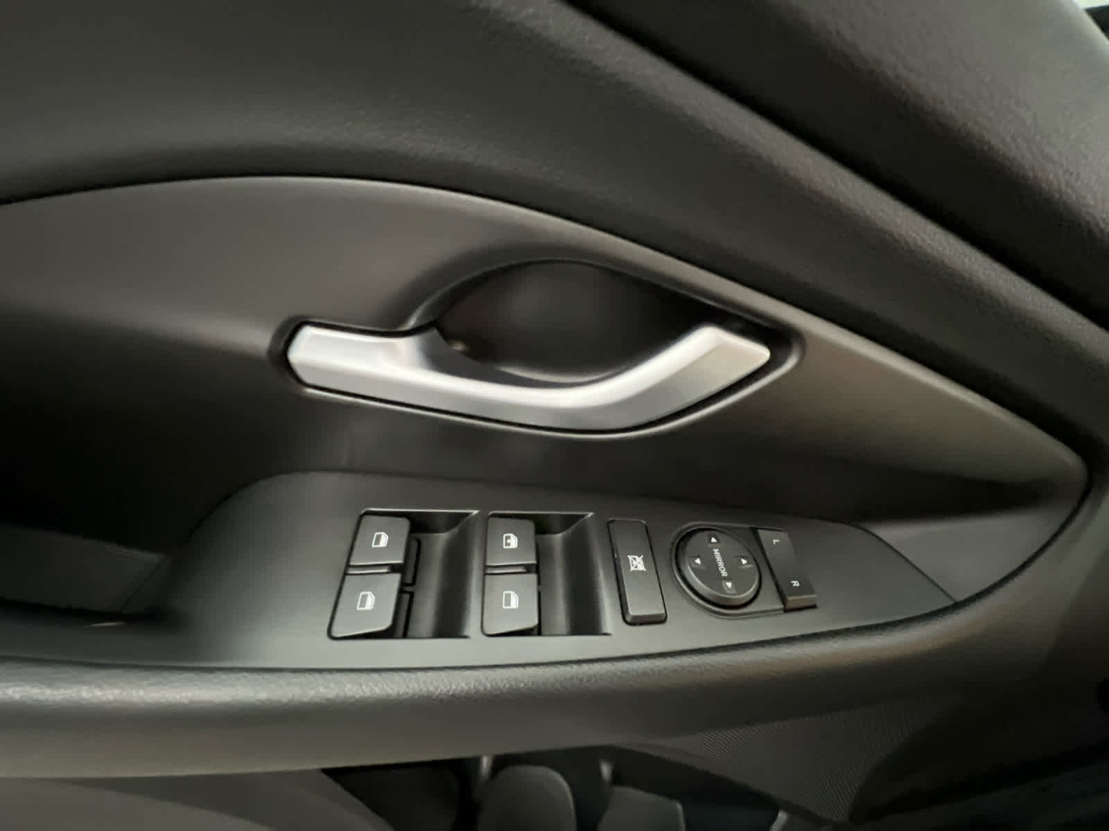 Used 2020 Hyundai Elantra GT FWD image 19