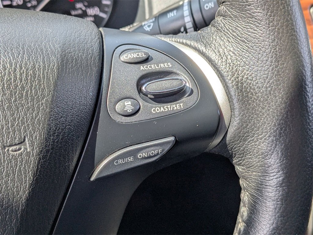 Used 2020 Nissan Pathfinder Platinum image 20