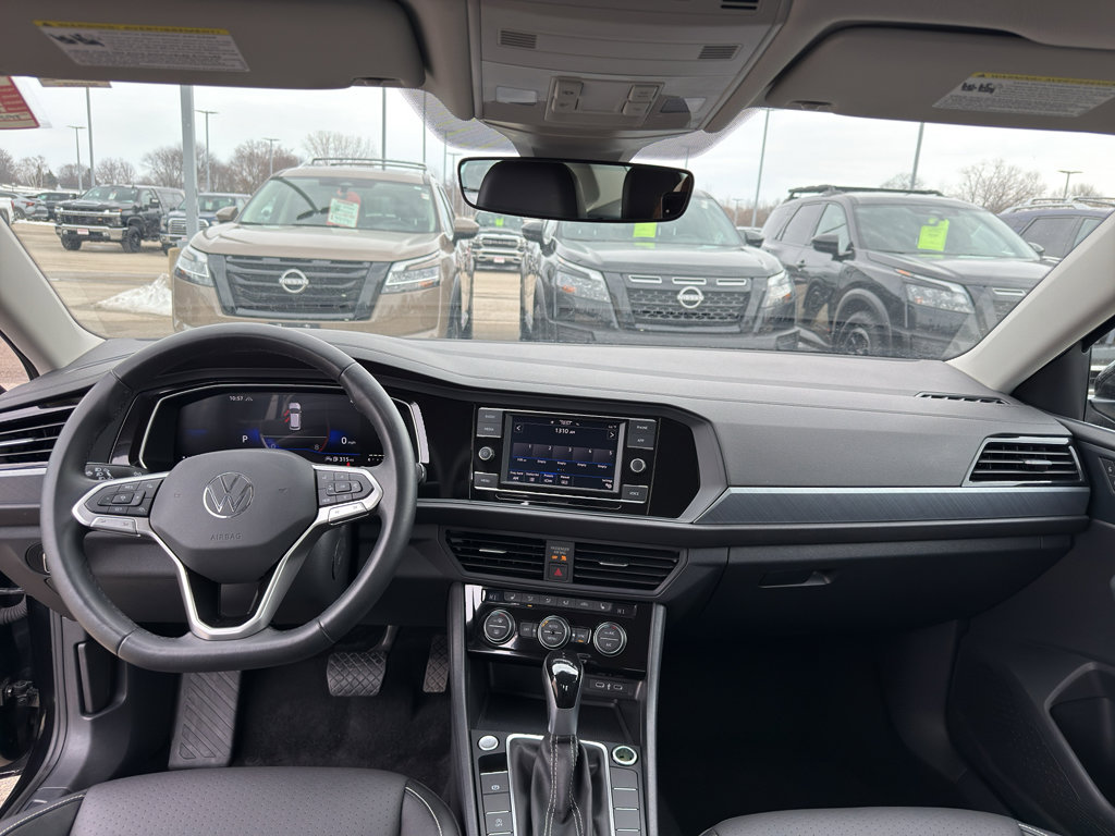 Used 2024 Volkswagen Jetta SE FWD image 28