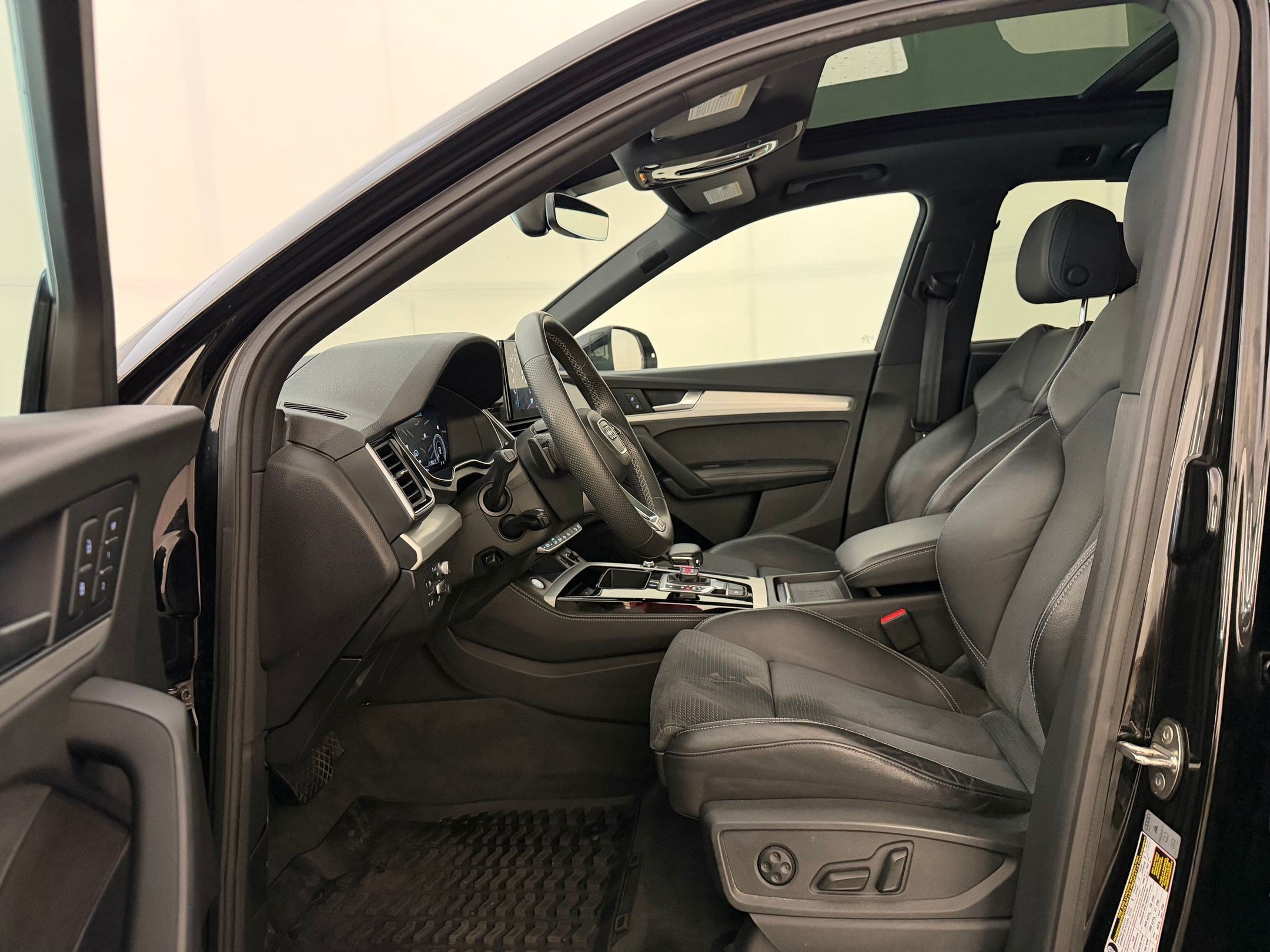 Used 2021 Audi Q5 e Prestige AWD/4WD image 5