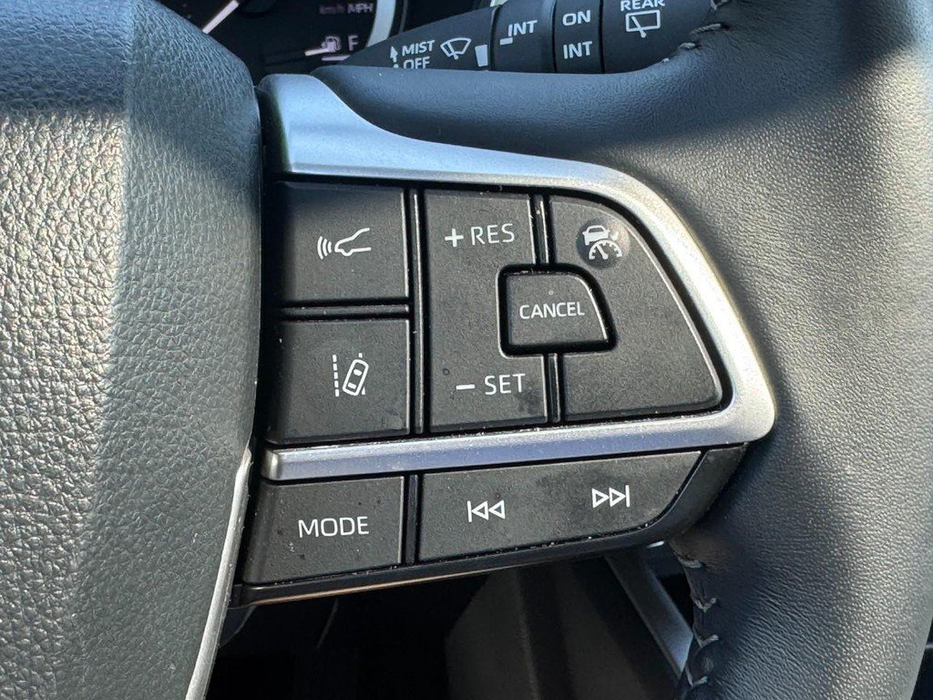 Used 2026 Toyota Highlander XLE AWD/4WD image 28
