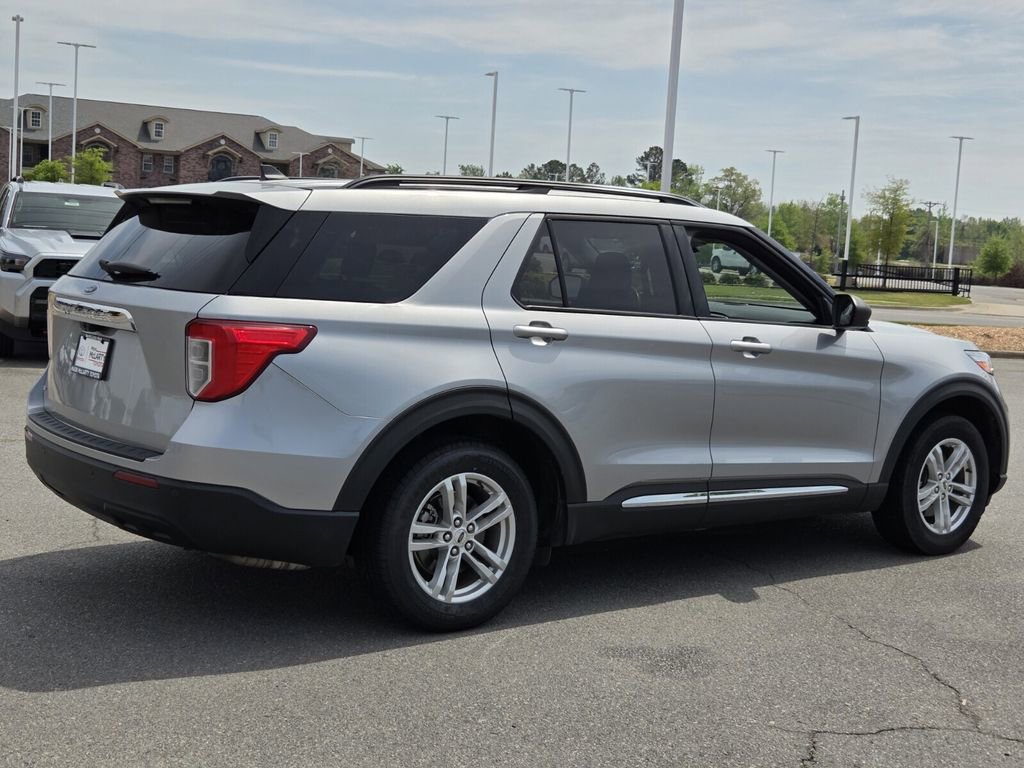 Used 2021 Ford Explorer XLT image 5