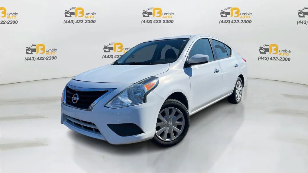 Used 2019 Nissan Versa SV image 1