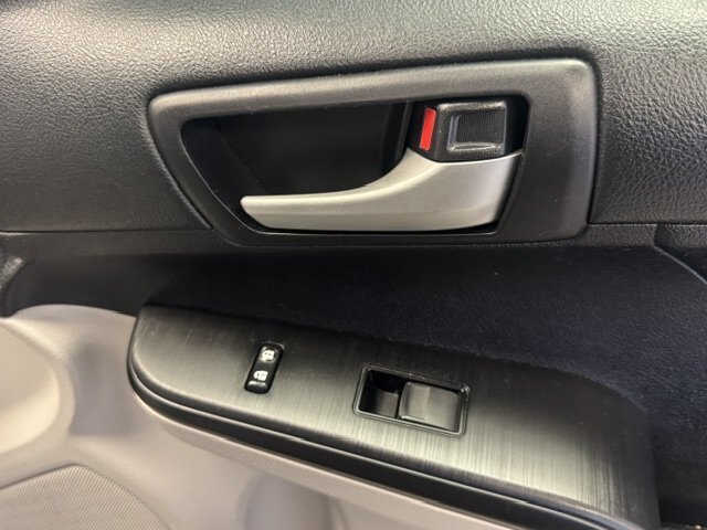 Used 2012 Toyota Camry LE FWD image 20