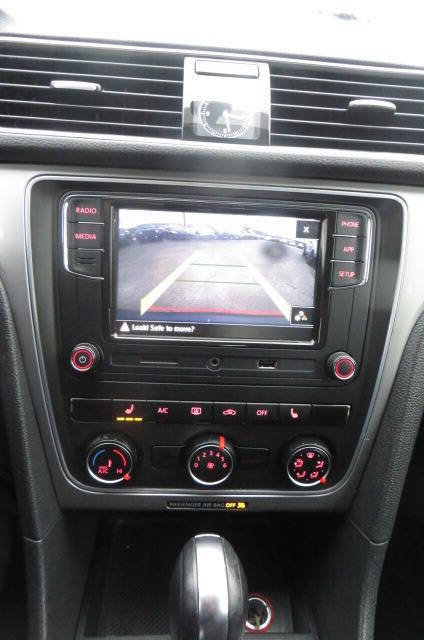 Used 2015 Volkswagen Passat 1.8T Wolfsburg Edition image 48