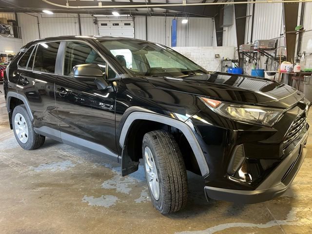 Used 2022 Toyota RAV4 LE image 8