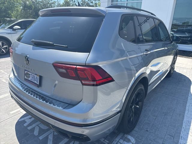 Used 2023 Volkswagen Tiguan SE R-Line FWD image 9