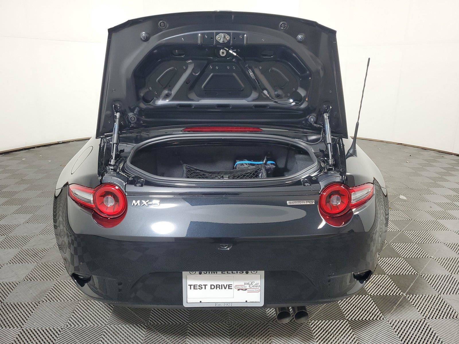 New 2026 MAZDA MX-5 Miata Club w/ Interior Package RWD image 9